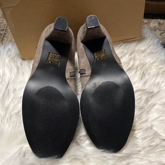 Journee Collection Sanzi Zip Ups Booties Size 8.5 - Picture 5 of 7